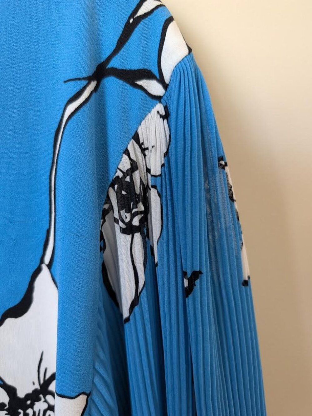 Calvin Klein Light Blue Floral Accordion Sleeve Blouse XL - Picture 3 of 5